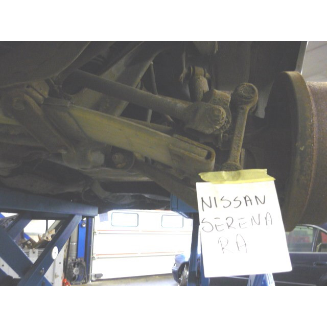 Reactiestang rechts achter Nissan Serena (C23) (1992 - 2002) MPV 2.0 SLX,SGX 16V (SR20DE)