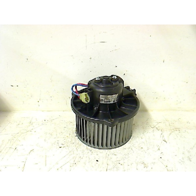 Kachel ventilator motor Mitsubishi Space Star (DG) (2001 - 2004) MPV 1.6 16V (4G18)