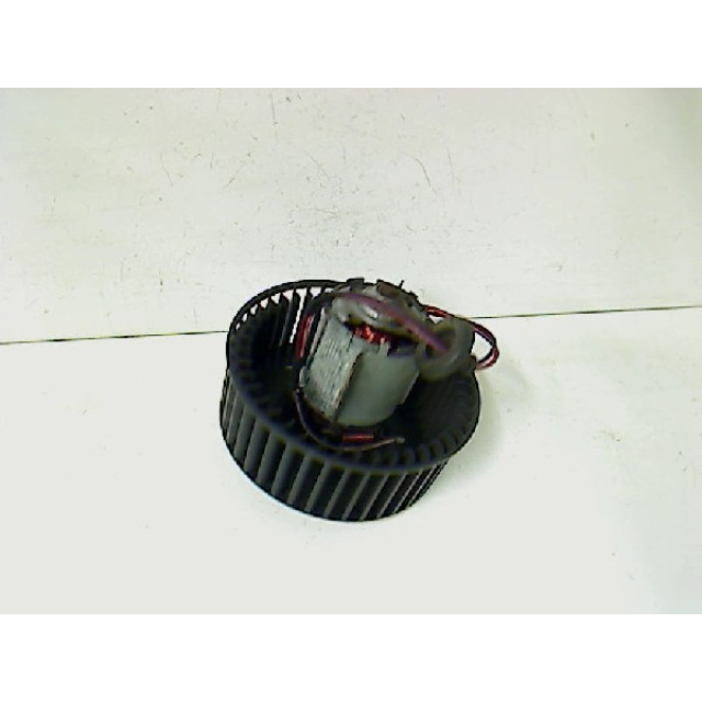 Kachel ventilator motor Ford Courier (J3/5) (1996 - 2002) Van 1.8 D (RTJ)