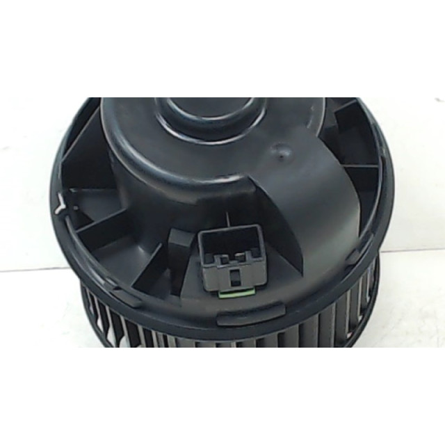 Kachel ventilator motor Ford Mondeo IV Wagon (2011 - 2014) Combi 1.6 TDCi 16V (T1BB)