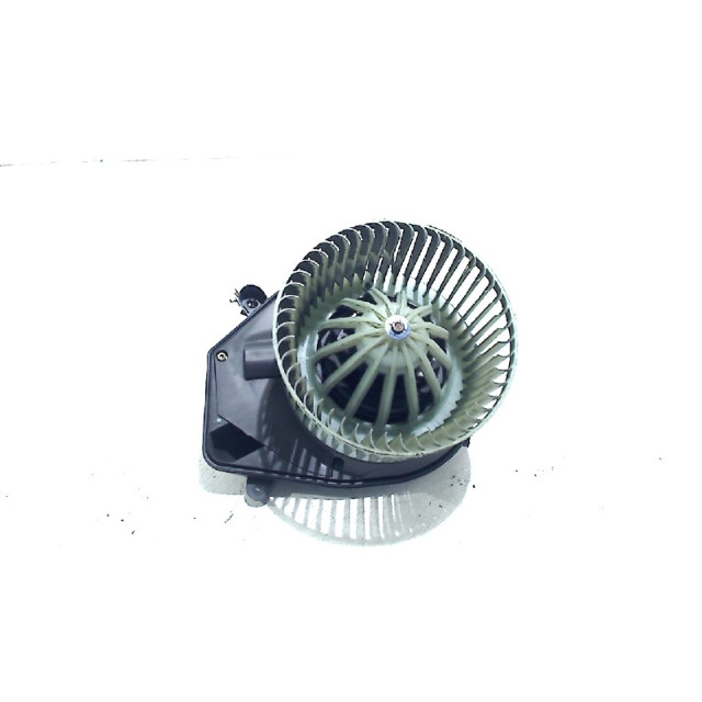 Kachel ventilator motor Volkswagen Passat Variant (3B6) (2000 - 2005) Combi 2.0 (AZM(Euro 4))