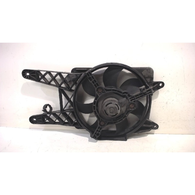 Koelventilatormotor Fiat Seicento (187) (1998 - 2010) Hatchback 1.1 S,SX,Sporting,Hobby,Young (187.A.1000)