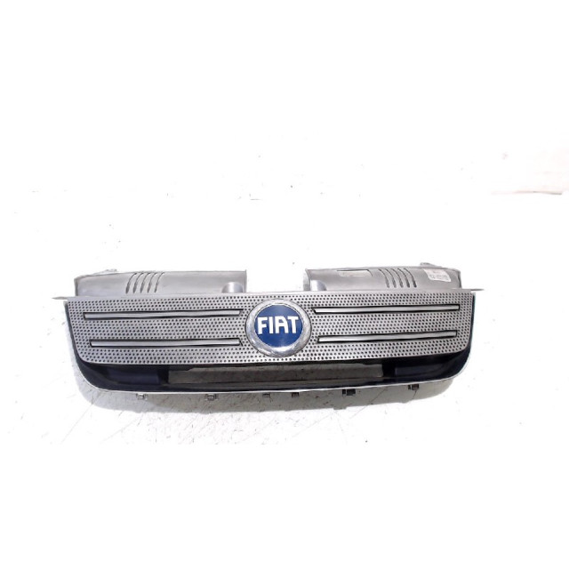 Grille Fiat Idea (350AX) (2004 - 2012) MPV 1.4 16V (843.A.1000)