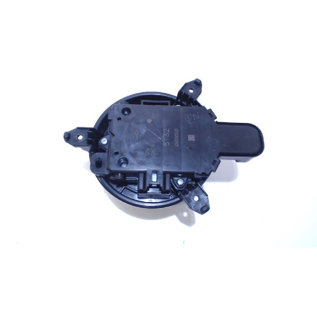 Kachel ventilator motor Lexus NX I (2014 - heden) SUV 300h 2.5 16V 4x4 (2ARFXE)