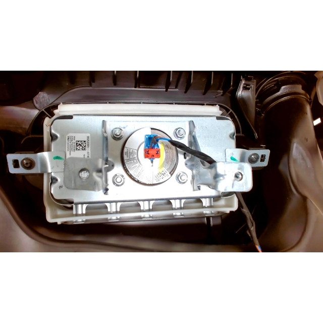 Dashboard Renault Twingo III (AH) (2014 - heden) Hatchback 5-drs 1.0 SCe 70 12V (H4D-400(H4D-A4))