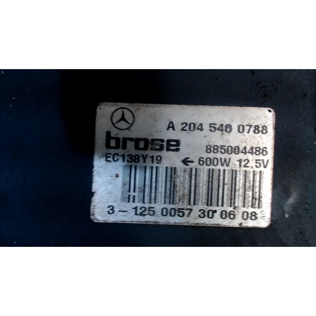 Koelventilatormotor Mercedes-Benz-Benz C Estate (S204) (2007 - 2008) Combi 2.2 C-220 CDI 16V (OM646.811)