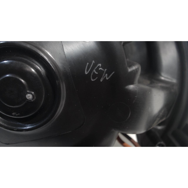 Kachel ventilator motor Volkswagen Golf VII (AUA) (2012 - 2020) Hatchback 1.6 TDI 16V (CLHA)
