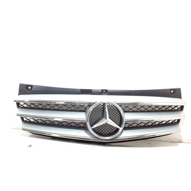 Grille Mercedes-Benz-Benz Vito (639.6) (2010 - heden) Van 2.2 116 CDI 16V Euro 5 (OM651.940)