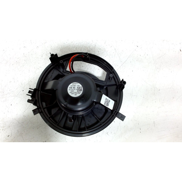 Kachel ventilator motor Volkswagen Passat Variant (3G5) (2014 - heden) Combi 1.6 TDI 16V (DCXA)