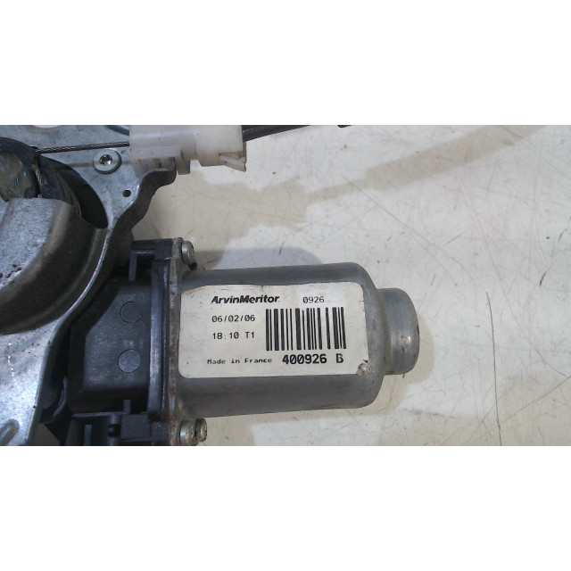 Raammechaniek elektrisch rechts voor Nissan/Datsun Note (E11) (2006 - 2012) MPV 1.6 16V (HR16DE)