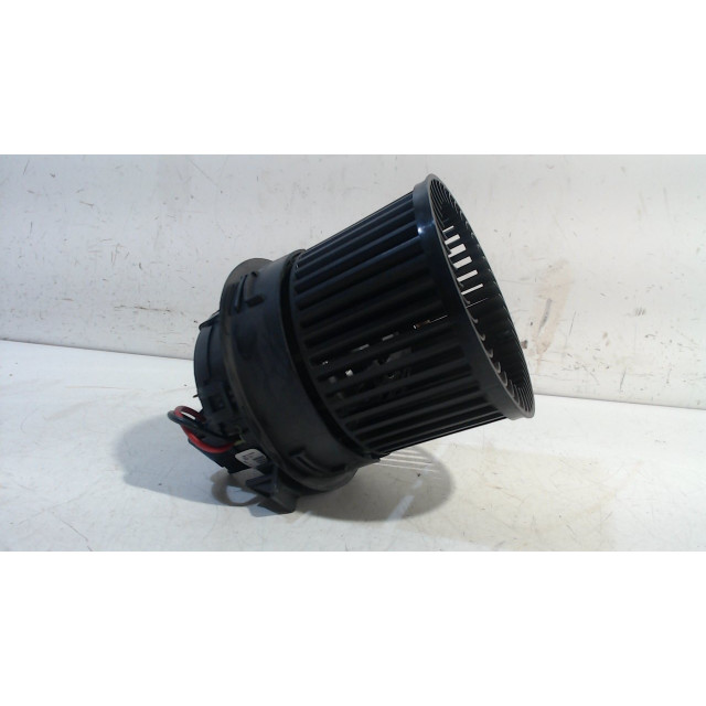 Kachel ventilator motor Peugeot 2008 (CU) (2013 - heden) MPV 1.2 Vti 12V PureTech 82 (EB2(HMZ))