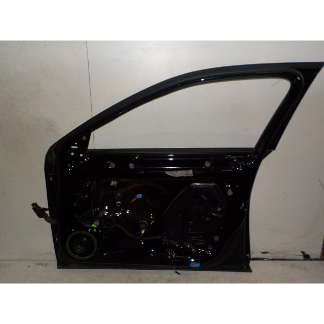 Portier rechts voor Skoda Superb (3V3) (2015 - heden) Hatchback 2.0 TDI (DFCA)