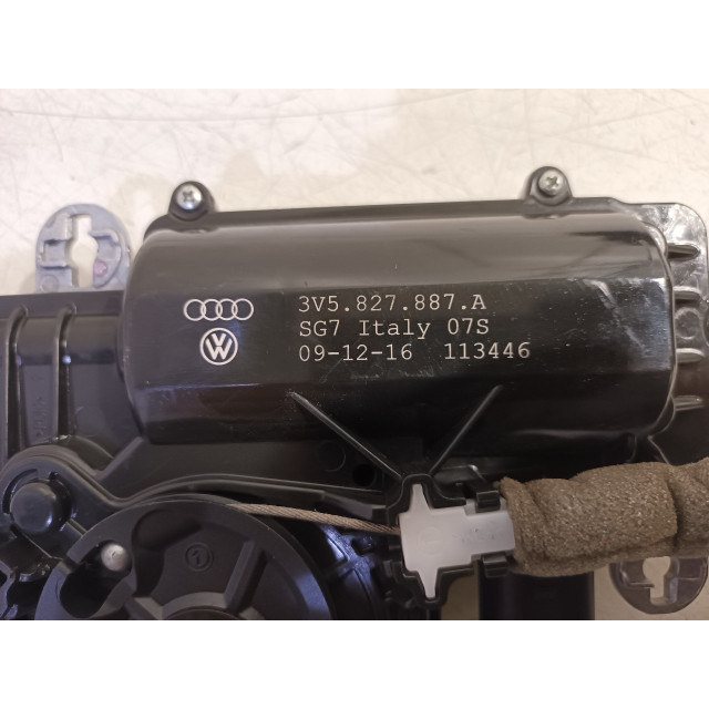 Achterklep motor Skoda Superb (3V3) (2015 - heden) Hatchback 2.0 TDI (DFCA)