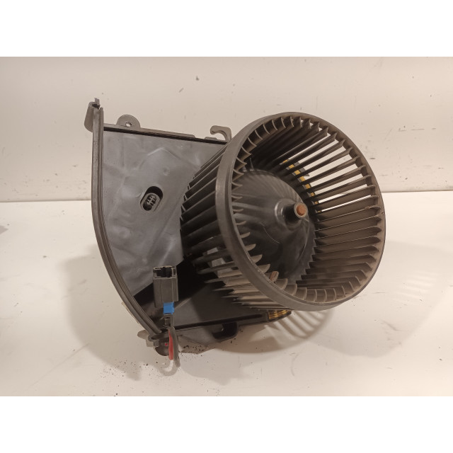 Kachel ventilator motor Fiat Scudo (270) (2010 - 2016) Van 2.0 D Multijet (DW10TED4(RHH))