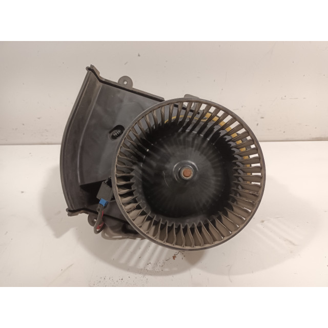 Kachel ventilator motor Fiat Scudo (270) (2010 - 2016) Van 2.0 D Multijet (DW10TED4(RHH))