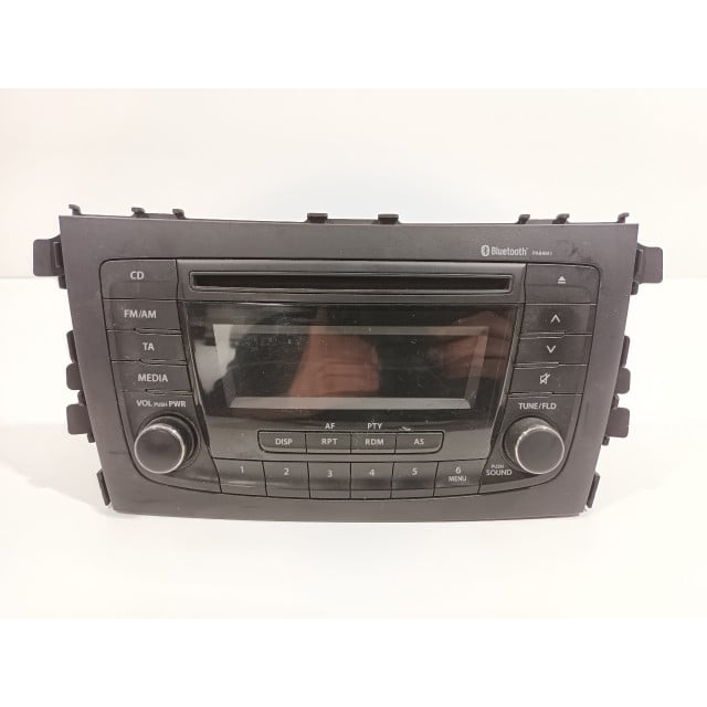 Radio Suzuki Celerio (LF) (2014 - heden) Hatchback 5-drs 1.0 12V (K10B)
