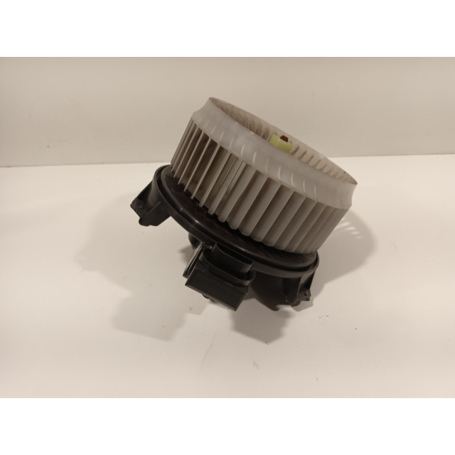 Kachel ventilator motor Honda CR-V (RE) (2007 - 2012) SUV 2.0 16V (R20A2)