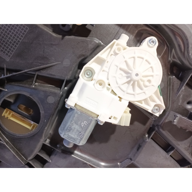 Raammechaniek elektrisch links achter  ML III (166) (2011 - 2015) SUV 3.0 ML-350 BlueTEC V6 24V 4-Matic (OM642.826)