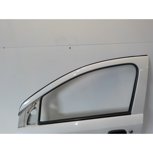 Portier links voor Nissan/Datsun Pixo (D31S) (2009 - 2013) Hatchback 1.0 12V (K10B(Euro 5))