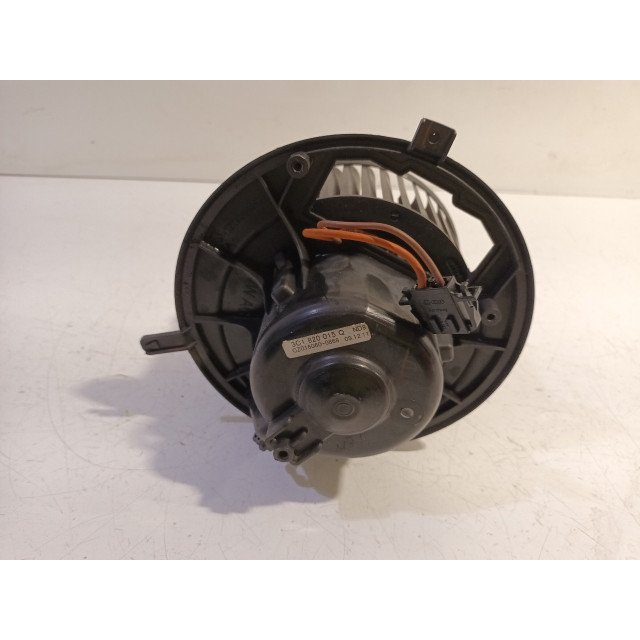 Kachel ventilator motor Volkswagen Passat Variant (365) (2010 - 2014) Combi 1.4 TSI 16V (CAXA(Euro 5))