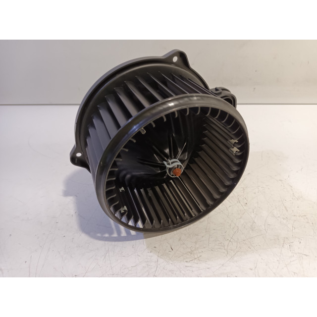 Kachel ventilator motor Kia Rio IV (YB) (2017 - 2020) Hatchback 1.0i T-GDi 100 12V (G3LC)