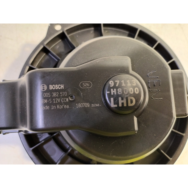 Kachel ventilator motor Kia Rio IV (YB) (2017 - 2020) Hatchback 1.0i T-GDi 100 12V (G3LC)