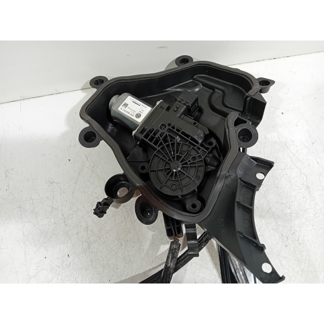 Raammechaniek elektrisch links voor Seat Ibiza IV (6J5) (2010 - 2015) Hatchback 5-drs 1.2 TDI Ecomotive (CFWA)