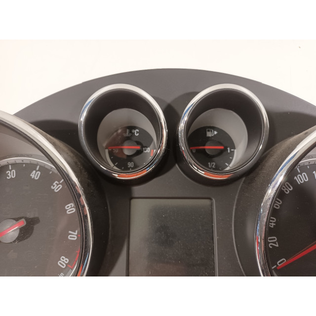 Cockpit Opel Zafira Tourer (P12) (2011 - 2016) MPV 1.4 Turbo 16V EcoFLEX (A14NET(Euro 5))