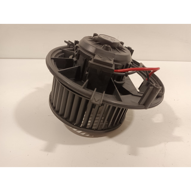 Kachel ventilator motor Volkswagen Golf VII (AUA) (2017 - 2020) Hatchback 2.0 GTI 16V Performance Package (DLBA)
