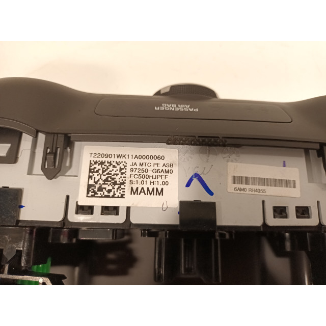 Bedieningspaneel kachel Kia Picanto (JA) (2017 - heden) Hatchback 1.0 12V (G3LD)