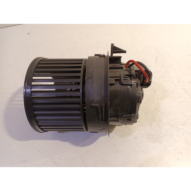 Kachel ventilator motor Peugeot 208 I (CA/CC/CK/CL) (2012 - 2019) Hatchback 1.2 Vti 12V PureTech 82 (EB2F(HMZ))