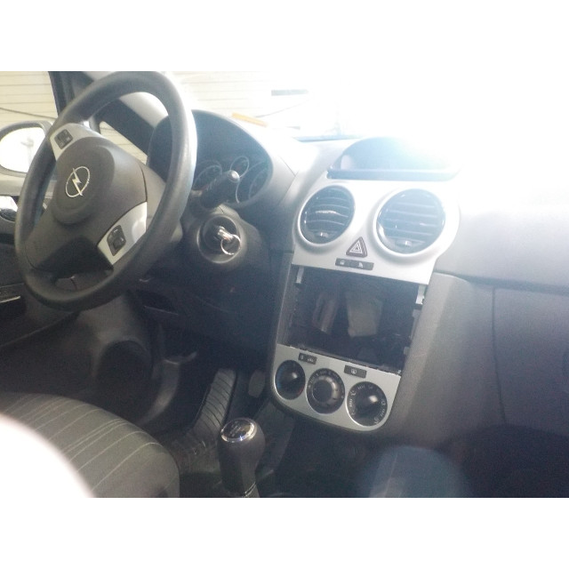Portier links achter Opel Corsa D (2006 - 2014) Hatchback 1.4 16V Twinport (Z14XEP(Euro 4))
