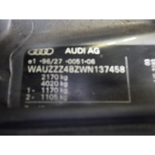 Luchtmassameter Audi A6 Quattro (C5) (1997 - 2005) A6 Quattro (4B2) Sedan 2.4 V6 30V (AJG)