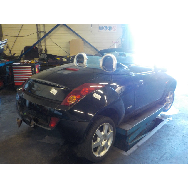 Remklauw links voor Ford StreetKa (2003 - 2005) Cabrio 1.6i (CDRB)