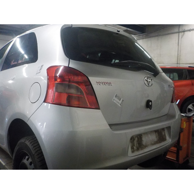 Raammechaniek elektrisch links voor Toyota Yaris II (P9) (2005 - 2010) Hatchback 1.3 16V VVT-i (2SZFE)