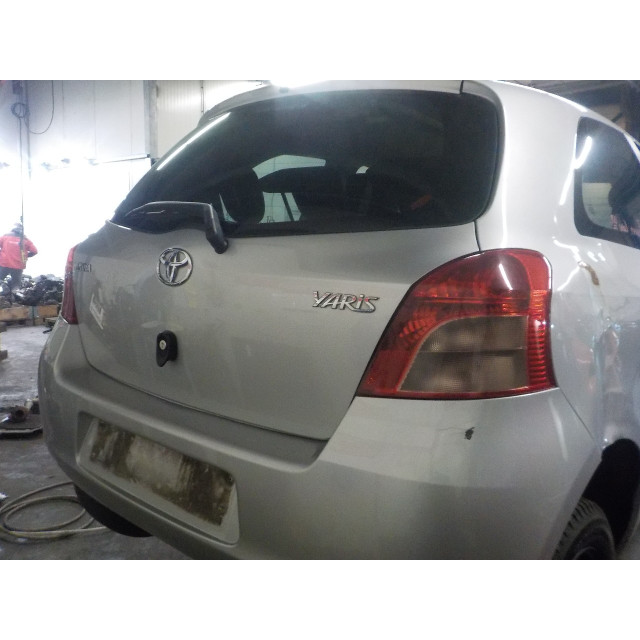 Raammechaniek elektrisch links voor Toyota Yaris II (P9) (2005 - 2010) Hatchback 1.3 16V VVT-i (2SZFE)
