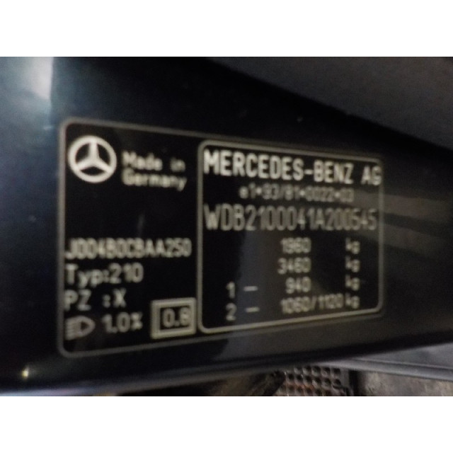 Ruitenwissermotor voor Mercedes-Benz E (W210) (1995 - 1999) Sedan 2.2 E-220D 16V (OM604.912)