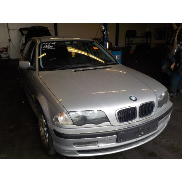 Gasklephuis BMW 3 serie (E46/4) (1998 - 2005) Sedan 316i (M43-B19(19 4 E1))
