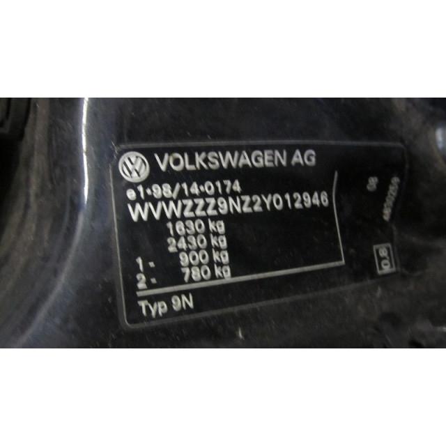 Remklauw rechts voor Volkswagen Polo IV (9N1/2/3) (2001 - 2009) Hatchback 1.9 SDI (ASY)