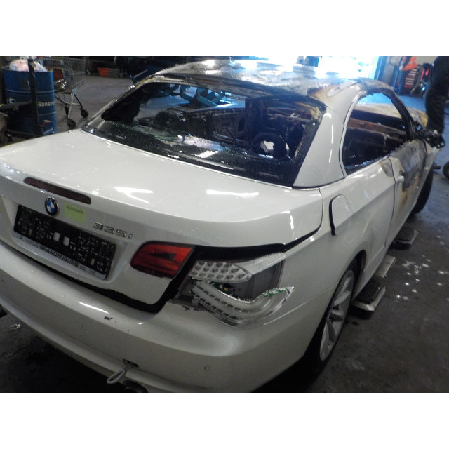 Remklauw links achter BMW 3 serie (E93) (2010 - 2013) Cabrio 335i 24V (N55-B30A)