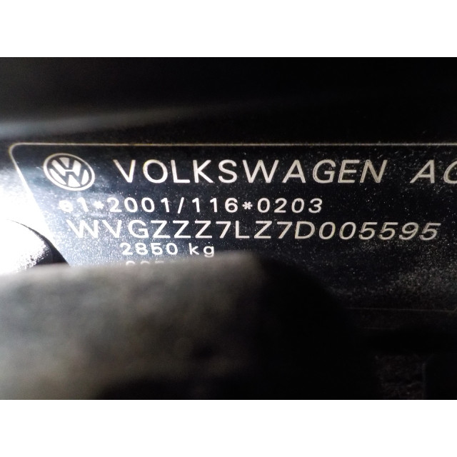 Voorfront slotplaat Volkswagen Touareg (7LA/7L6) (2003 - 2010) SUV 2.5 TDI R5 (BAC)