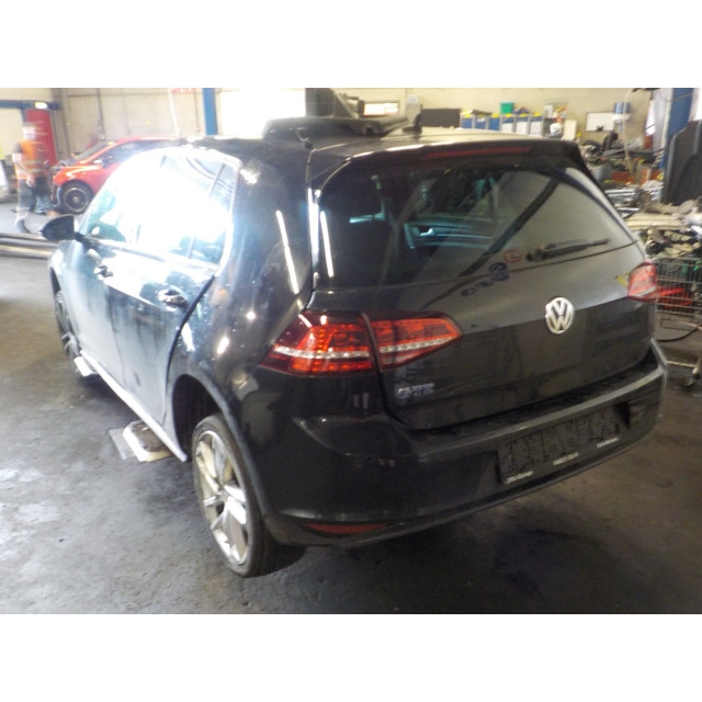 Veiligheidsgordel rechts achter Volkswagen Golf VII (AUA) (2014 - 2020) Hatchback 1.4 GTE 16V (CUKB)