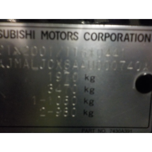 Veiligheidsgordel links voor Mitsubishi Lancer Sportback (CX) (2008 - 2010) Hatchback 2.0 DI-D 16V (BWC)