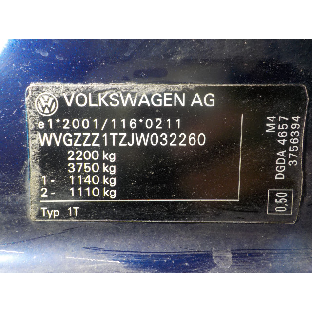 Achterlicht kofferdeksel achterklep links Volkswagen Touran (5T1) (2016 - 2021) MPV 1.6 TDI SCR BlueMotion Technology (DGDA)