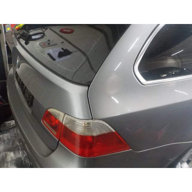 Portier links achter BMW 5 serie Touring (E61) (2004 - 2005) Combi 530d 24V (M57N-D30(306D2))
