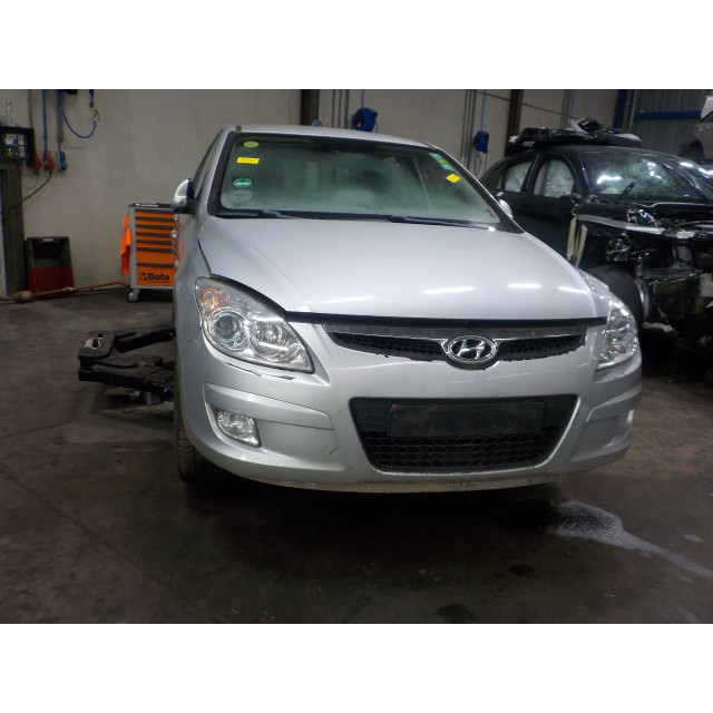Koplamp links Hyundai i30 (FD) (2007 - 2012) i30 Hatchback 1.6 CRDi 16V VGT HP (D4FB)