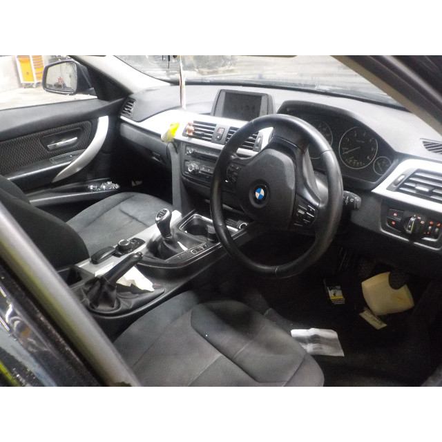 Veiligheidsgordel rechts voor BMW 3 serie (F30) (2012 - 2018) Sedan 316d 2.0 16V (N47-D20C)