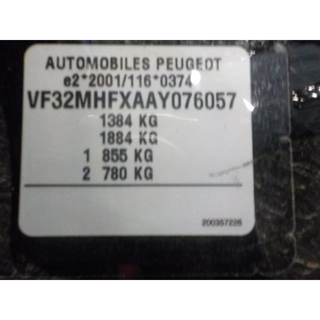 Grille Peugeot 206+ (2L/M) (2009 - 2013) Hatchback 1.1 XR,XS (TU1JP(HFX))