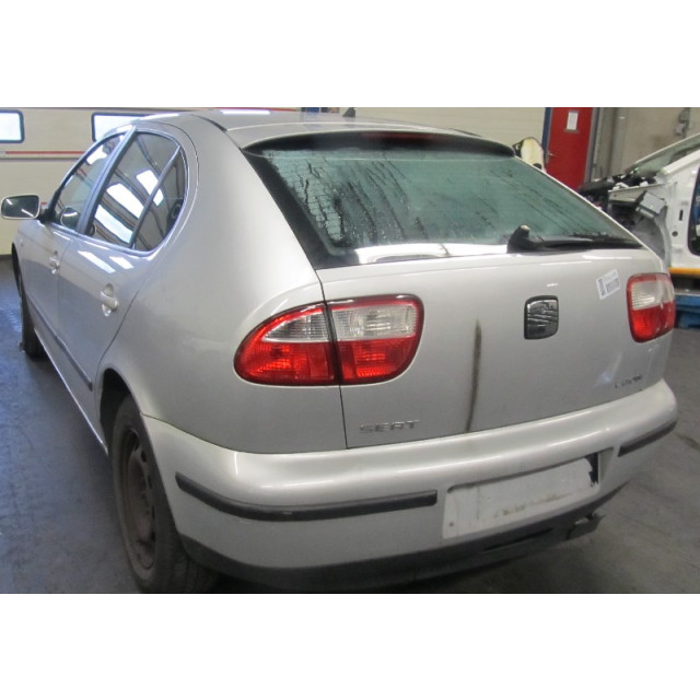 Motor raammechaniek elektrisch rechts voor Seat Leon (1M1) (2000 - 2005) Hatchback 5-drs 1.6 16V (AUS)
