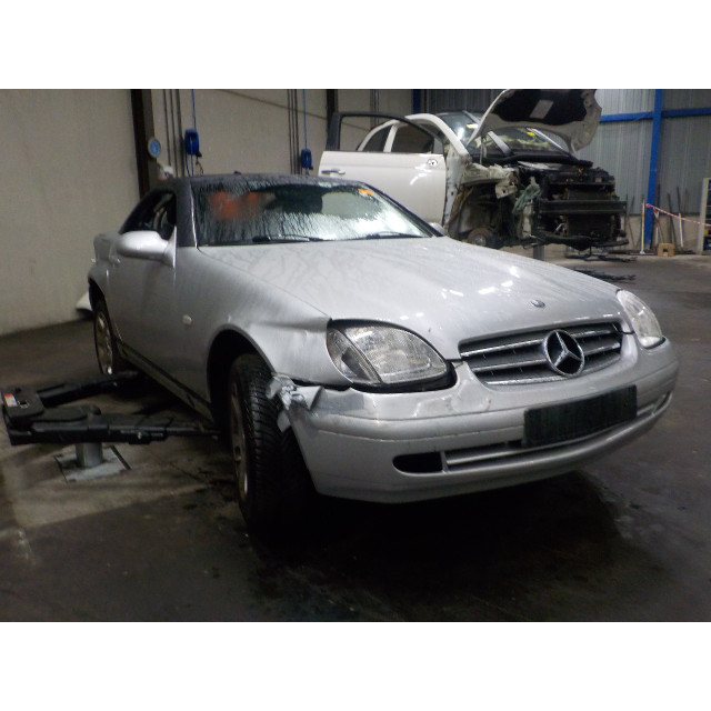 Veiligheidsgordel links voor Mercedes-Benz SLK (R170) (1996 - 2000) Cabrio 2.0 200 16V (M111.946)